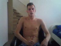 Lekker webcam sexchatten met geileboy97  uit nijmegen 